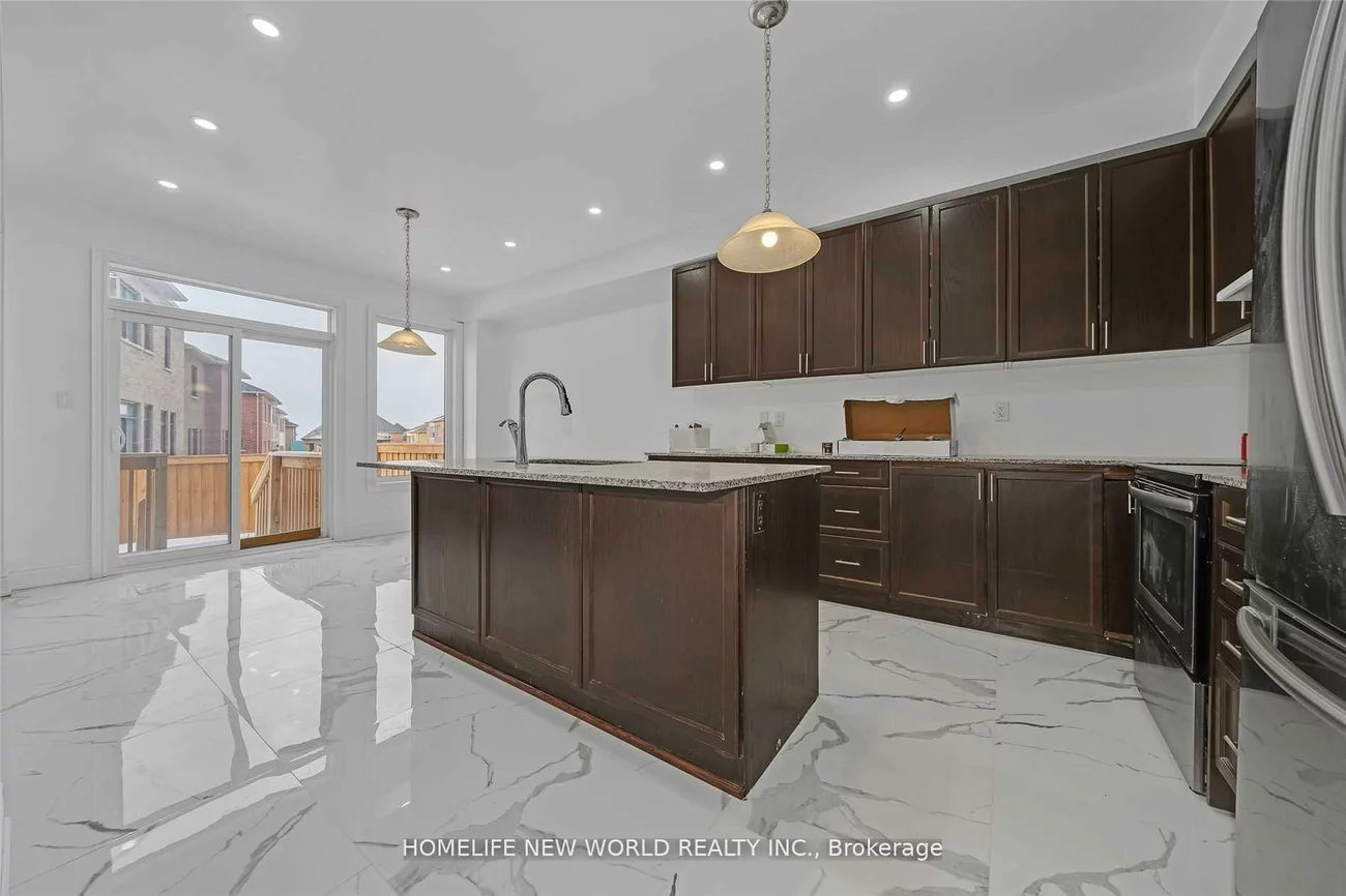 44, Pear Blossom, Holland Landing, East Gwillimbury