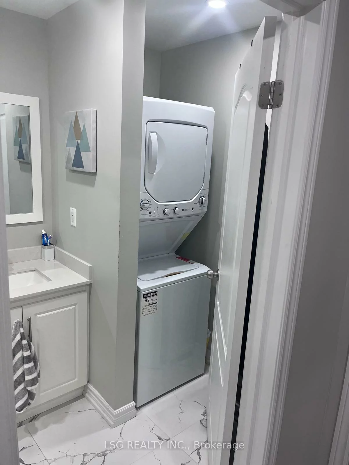 19, Tesla, Holland Landing, East Gwillimbury