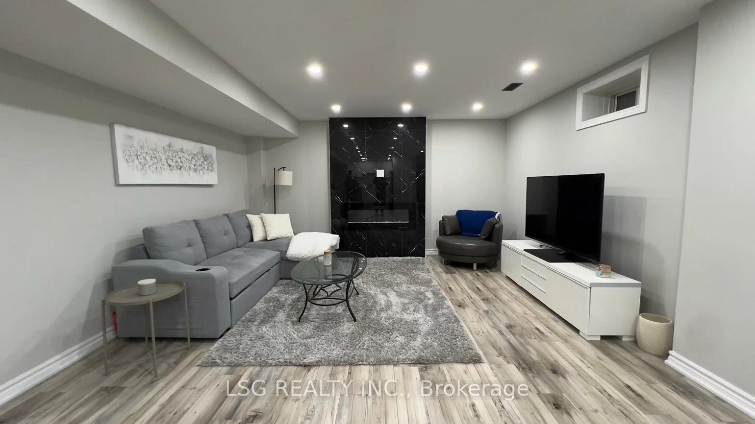 19, Tesla, Holland Landing, East Gwillimbury
