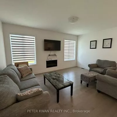 210, Thompson, Holland Landing, East Gwillimbury