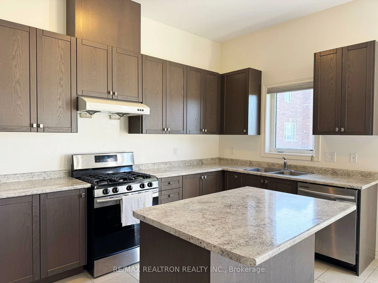 32, Dr Pearson, Sharon, East Gwillimbury