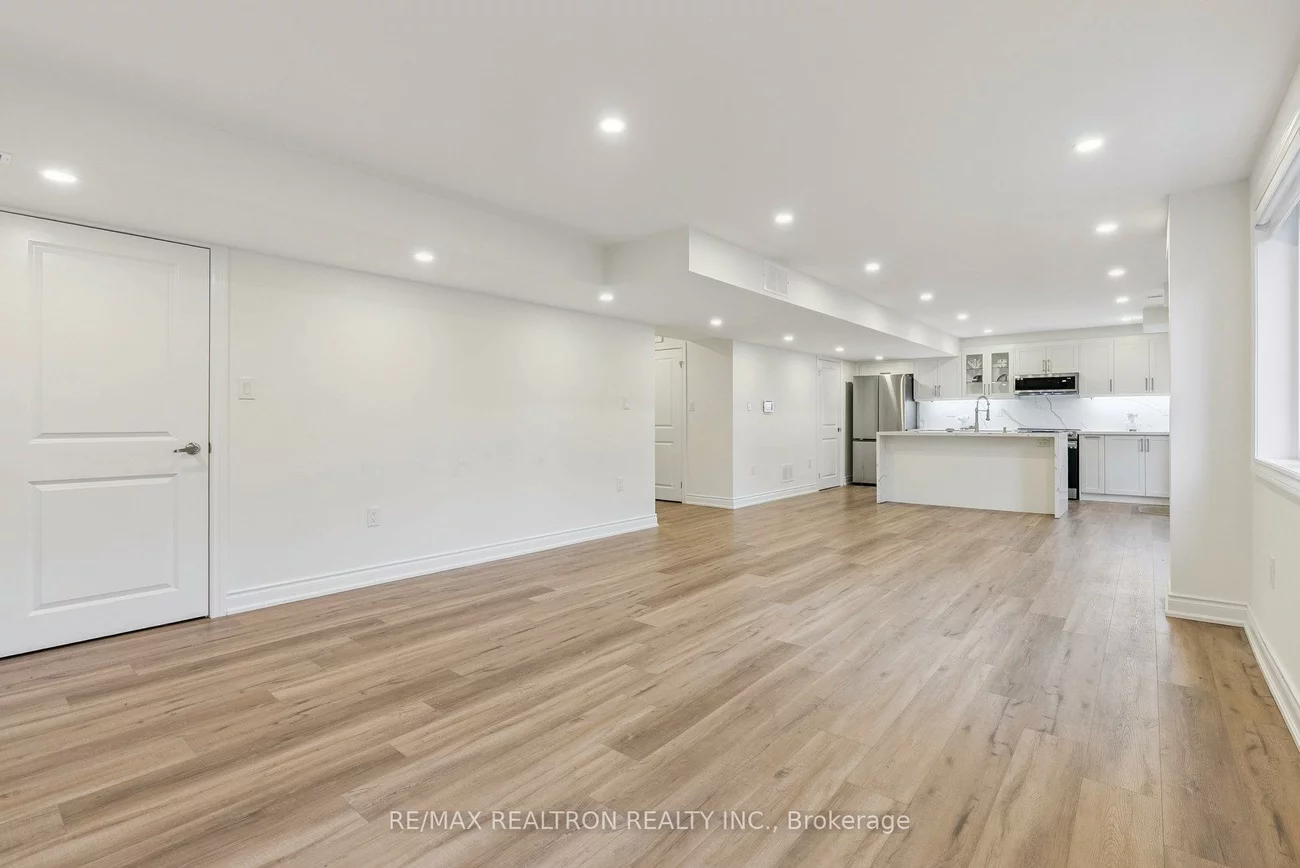 38, Balsdon (Lower Level), Queensville, East Gwillimbury