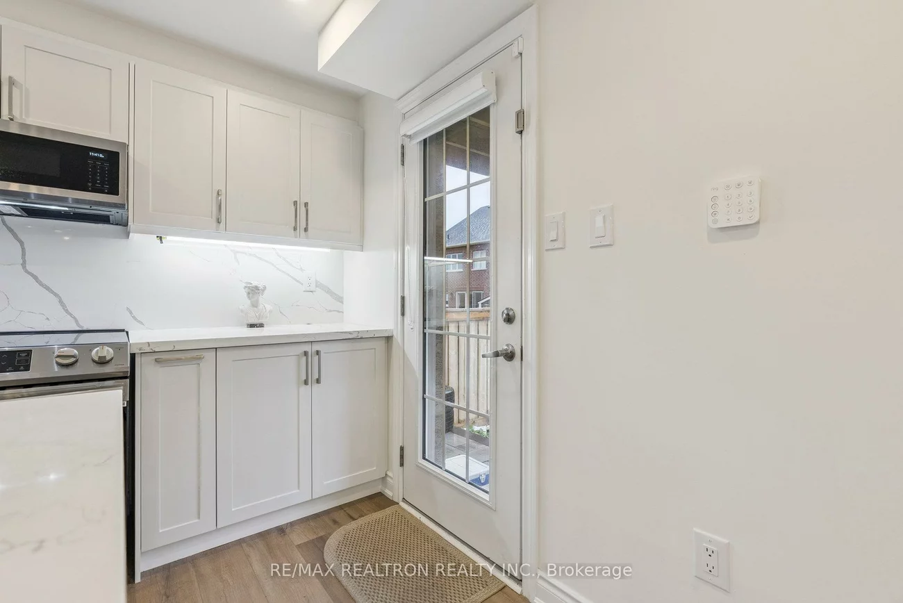 38, Balsdon (Lower Level), Queensville, East Gwillimbury