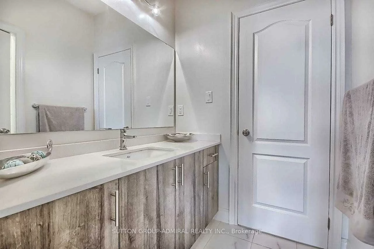 14, Yarrow, Holland Landing, East Gwillimbury