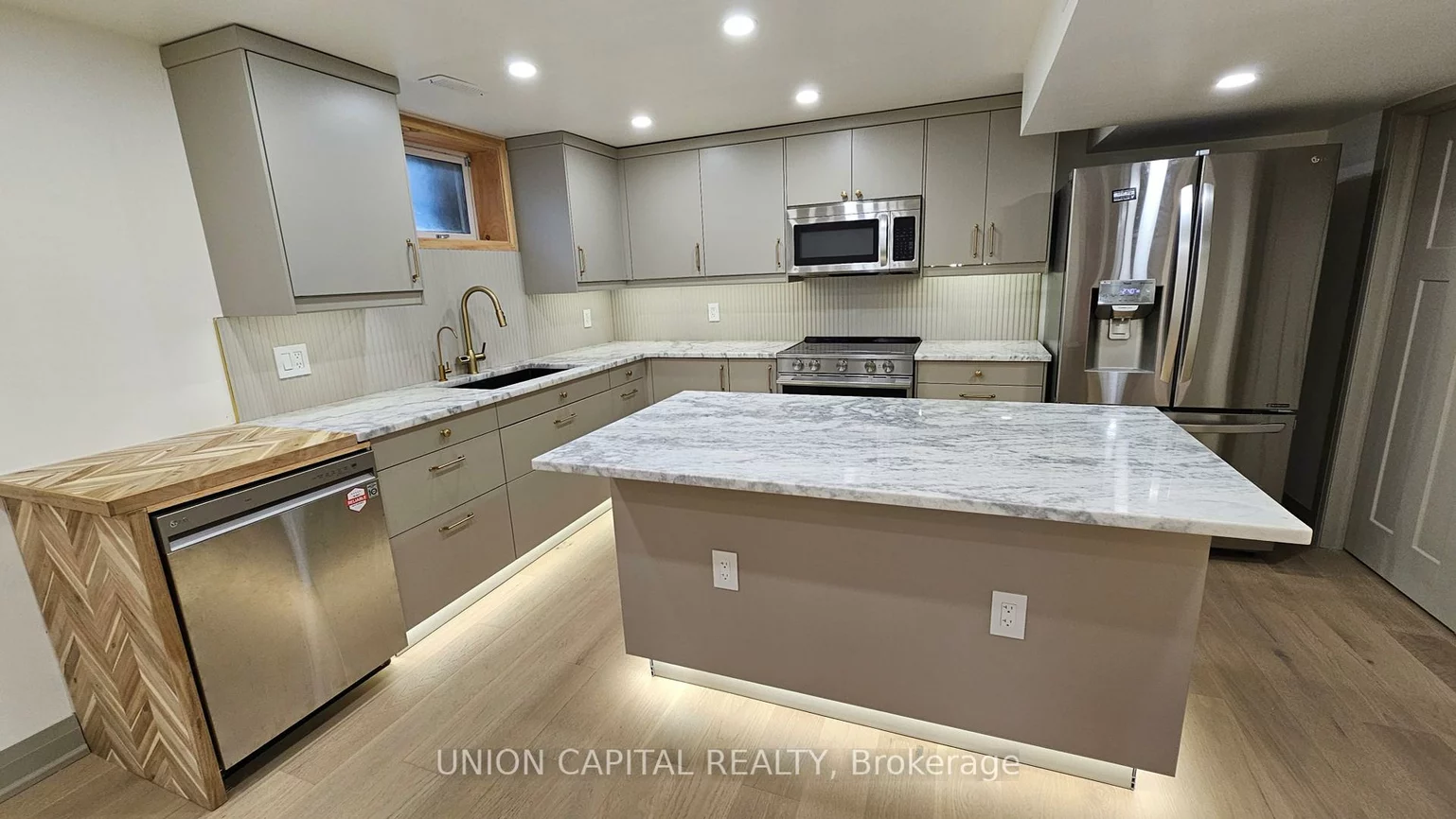 2343, Mount Albert, Rural East Gwillimbury, East Gwillimbury