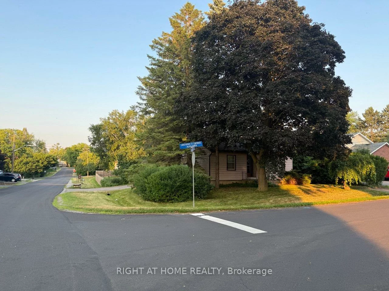 313, Christopher, Holland Landing, East Gwillimbury