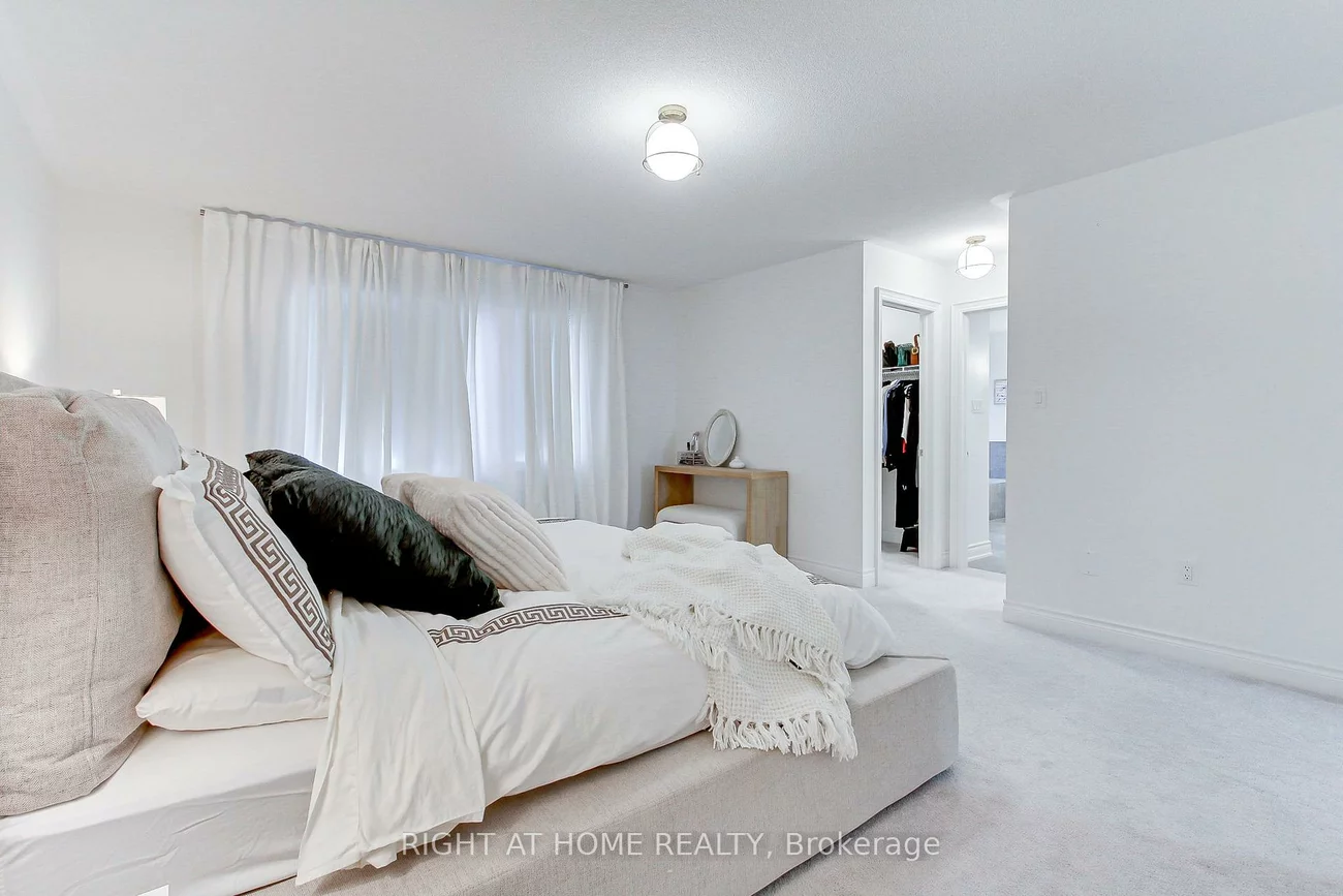 29, Pear Blossom, Holland Landing, East Gwillimbury