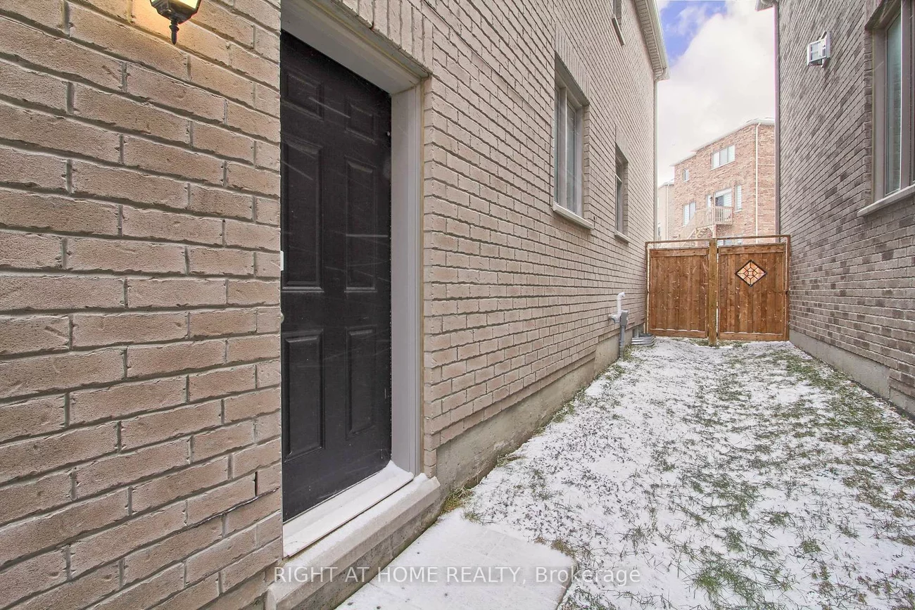 29, Pear Blossom, Holland Landing, East Gwillimbury