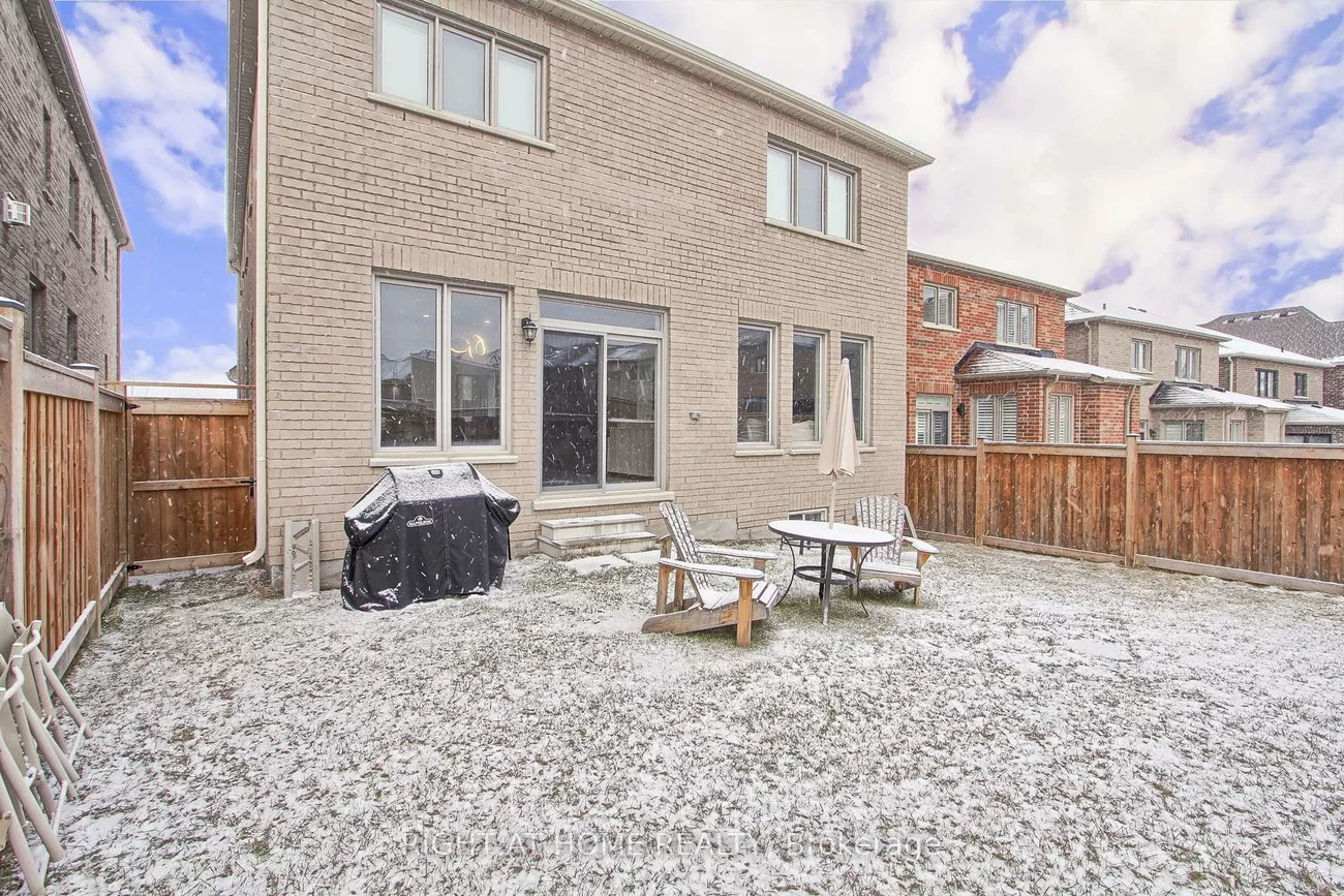 29, Pear Blossom, Holland Landing, East Gwillimbury