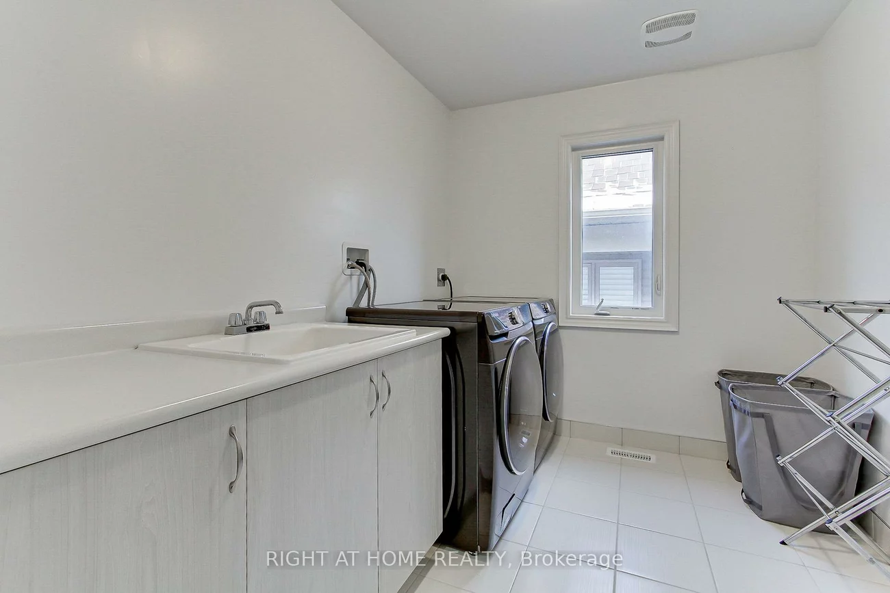 29, Pear Blossom, Holland Landing, East Gwillimbury