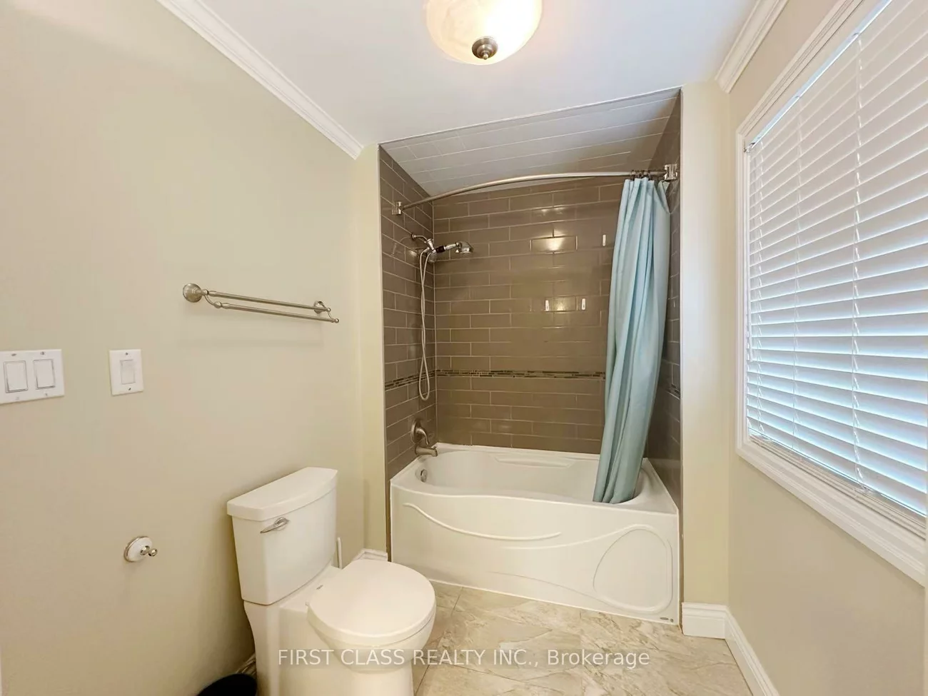 3, Veronica, Sharon, East Gwillimbury