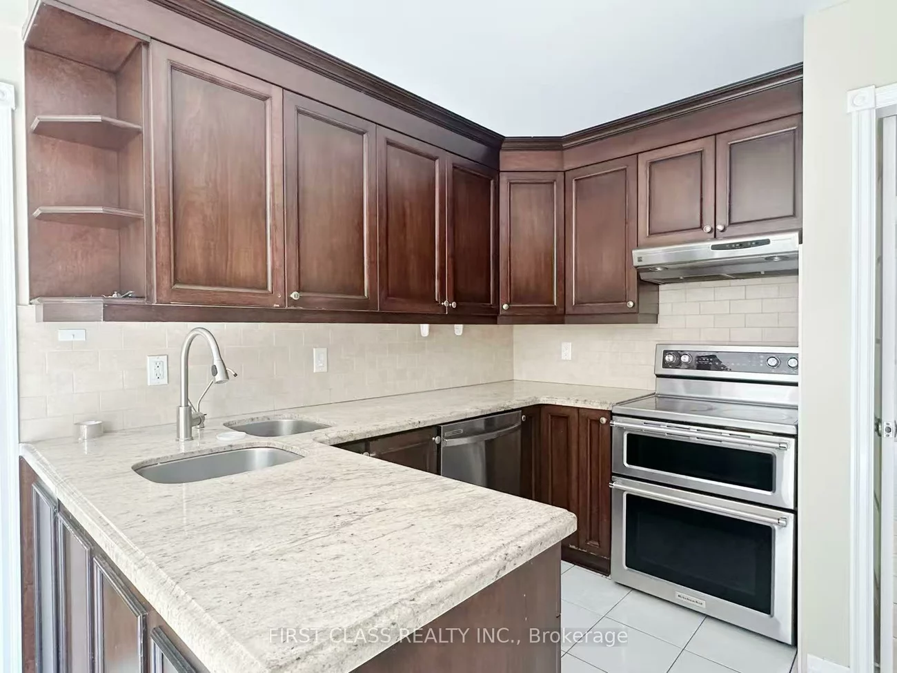 3, Veronica, Sharon, East Gwillimbury