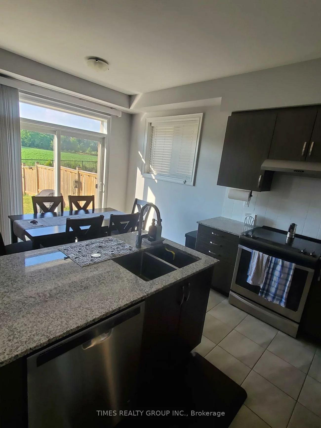 34, Festival, Sharon, East Gwillimbury