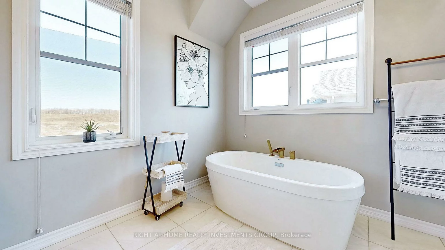 3, Leaden Hall, Queensville, East Gwillimbury