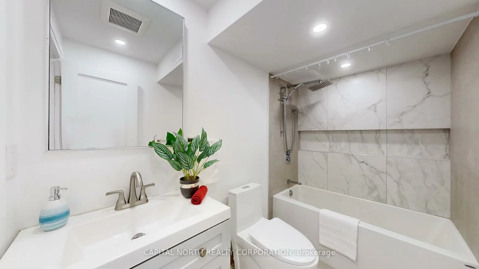 126, Meadow Vista, Holland Landing, East Gwillimbury