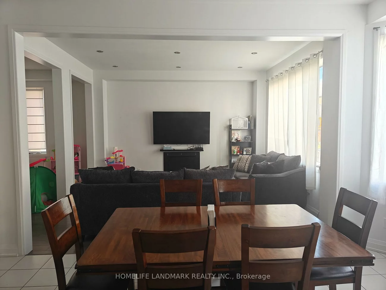 31, Snap Dragon, Holland Landing, East Gwillimbury