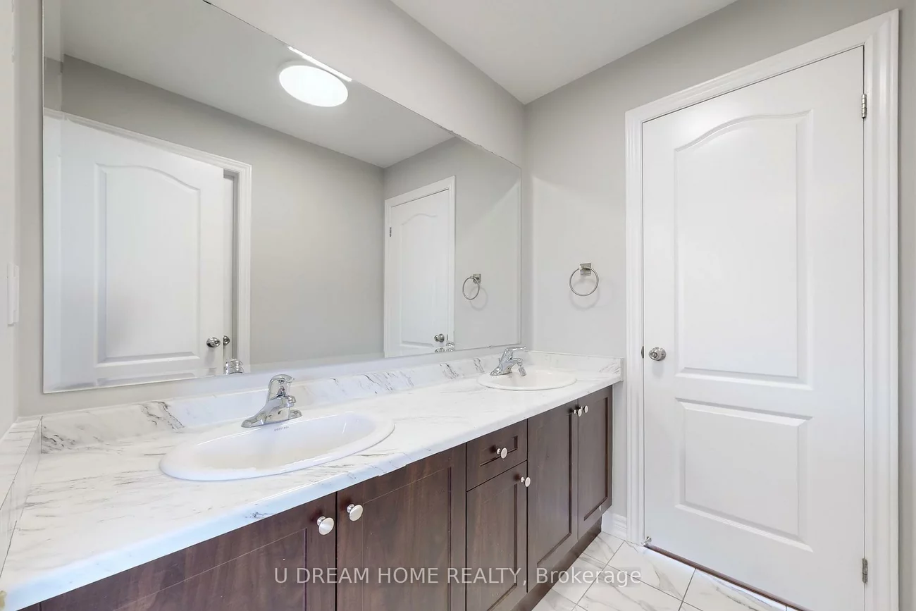 103, Beckett, Holland Landing, East Gwillimbury
