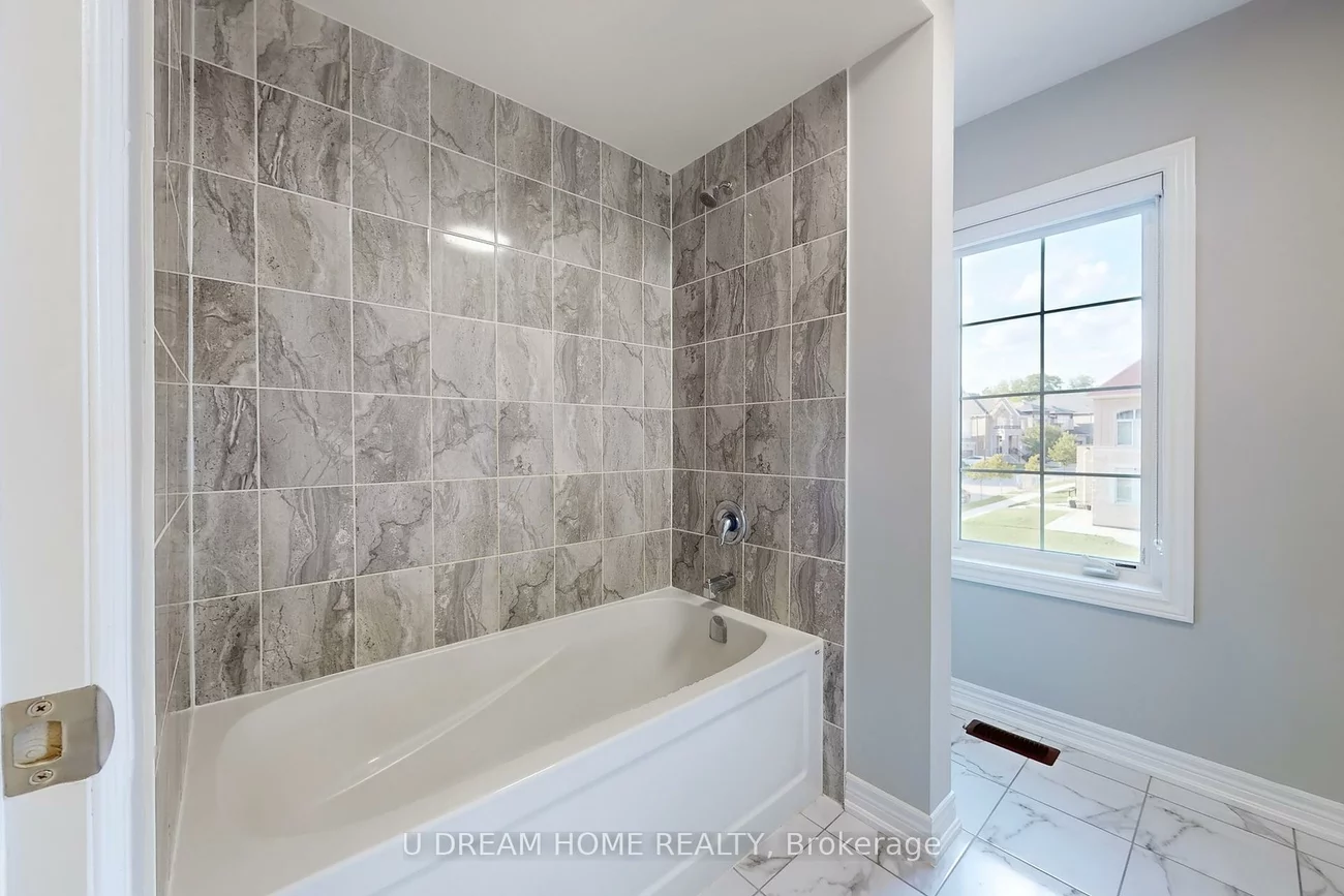 103, Beckett, Holland Landing, East Gwillimbury