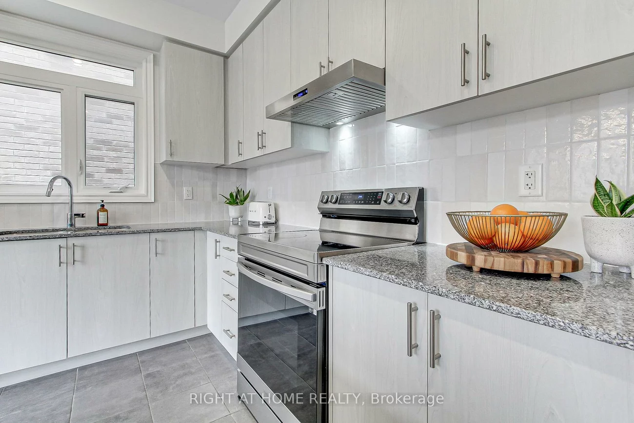 29, Pear Blossom, Holland Landing, East Gwillimbury