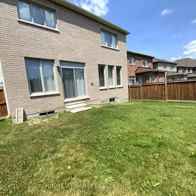 29, Pear Blossom, Holland Landing, East Gwillimbury