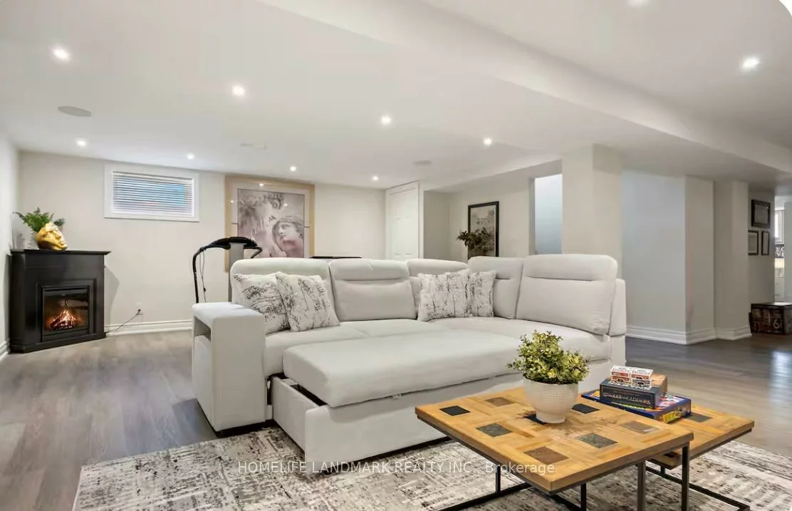 1739, Mount Albert, Sharon, East Gwillimbury