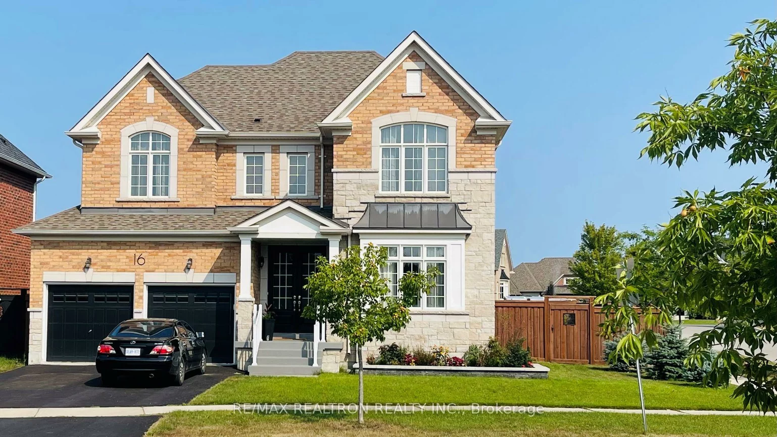 16, Vivian creek, Mt Albert, East Gwillimbury