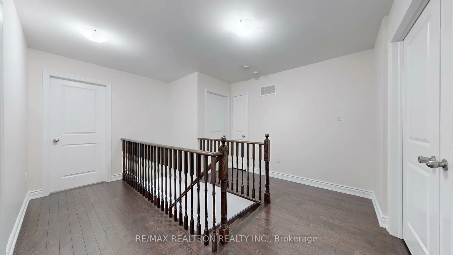 16, Vivian creek, Mt Albert, East Gwillimbury