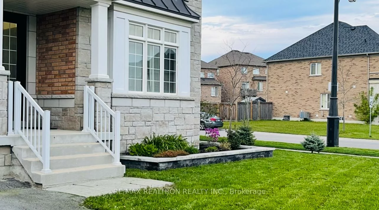 16, Vivian creek, Mt Albert, East Gwillimbury