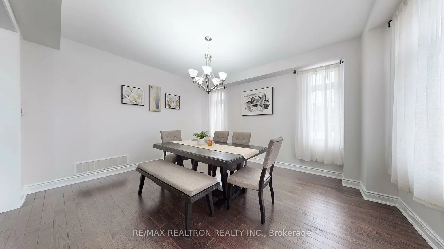 16, Vivian creek, Mt Albert, East Gwillimbury