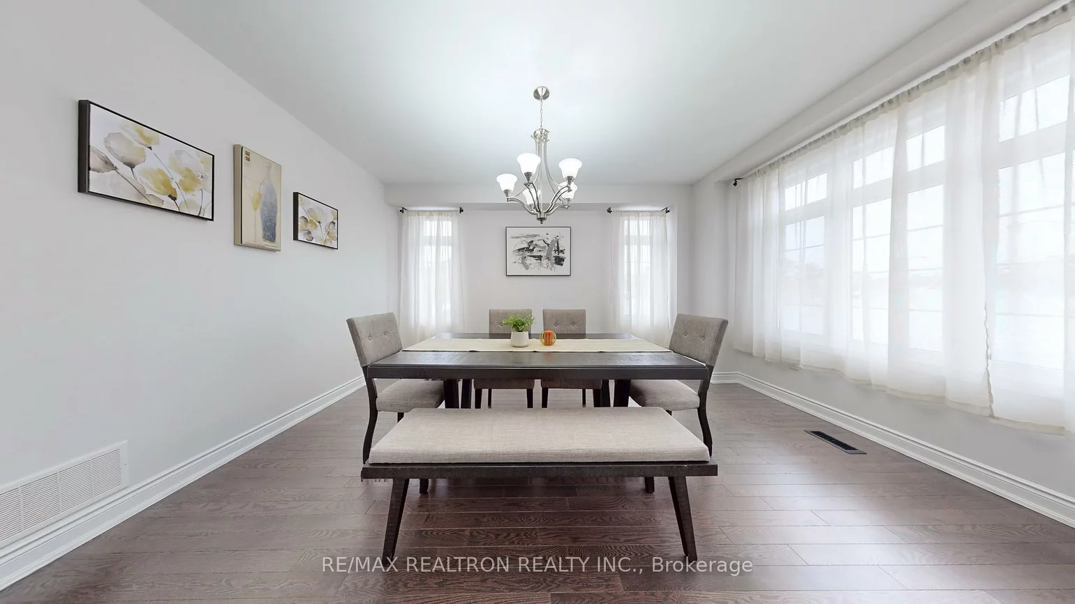 16, Vivian creek, Mt Albert, East Gwillimbury