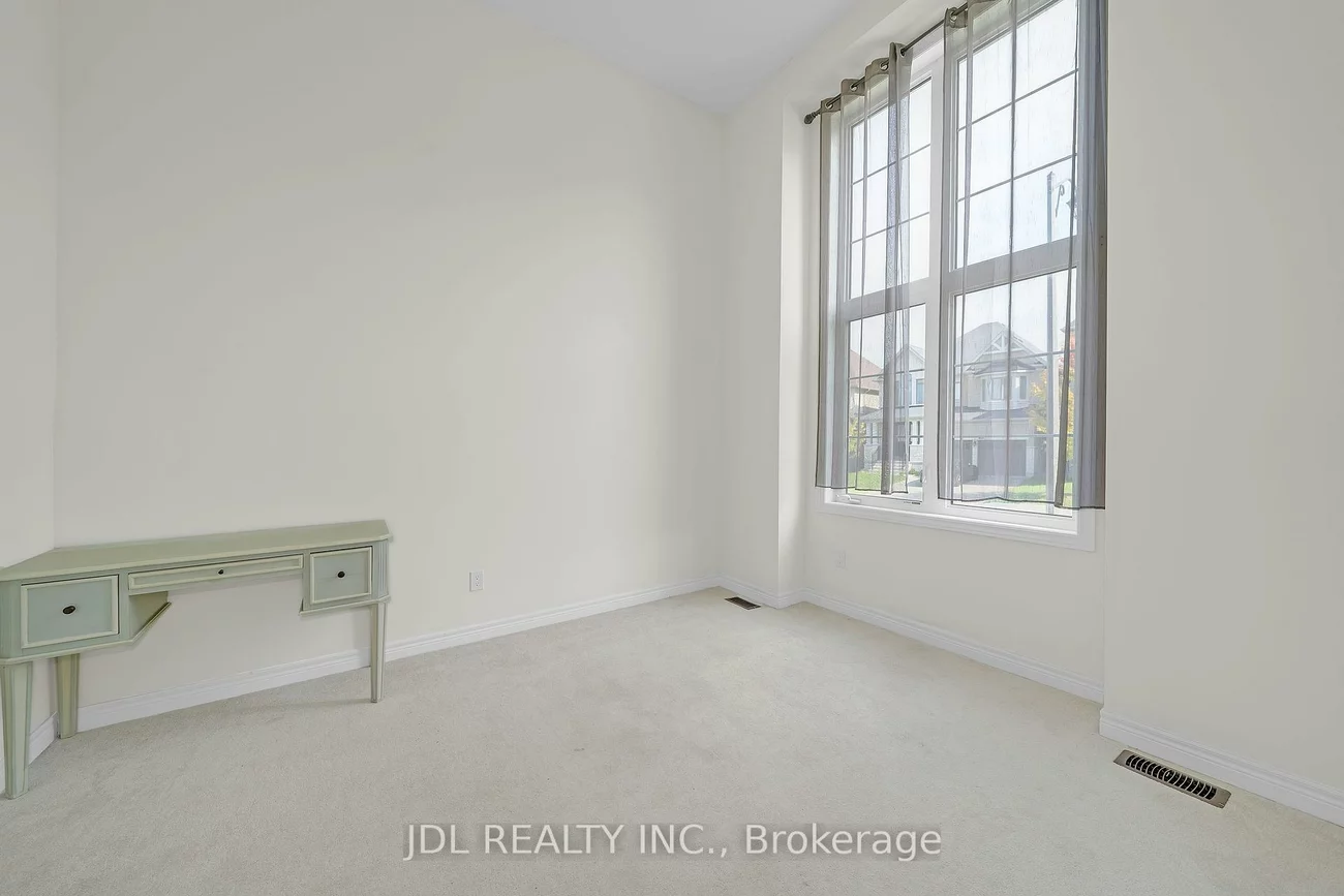 24, Forest Edge, Holland Landing, East Gwillimbury
