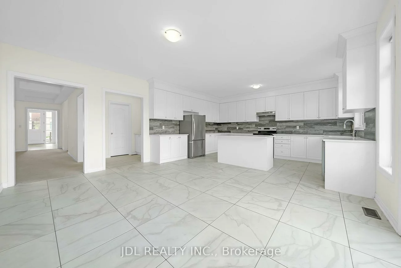 24, Forest Edge, Holland Landing, East Gwillimbury