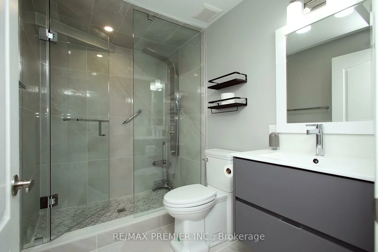 43, Leaden Hall, Queensville, East Gwillimbury