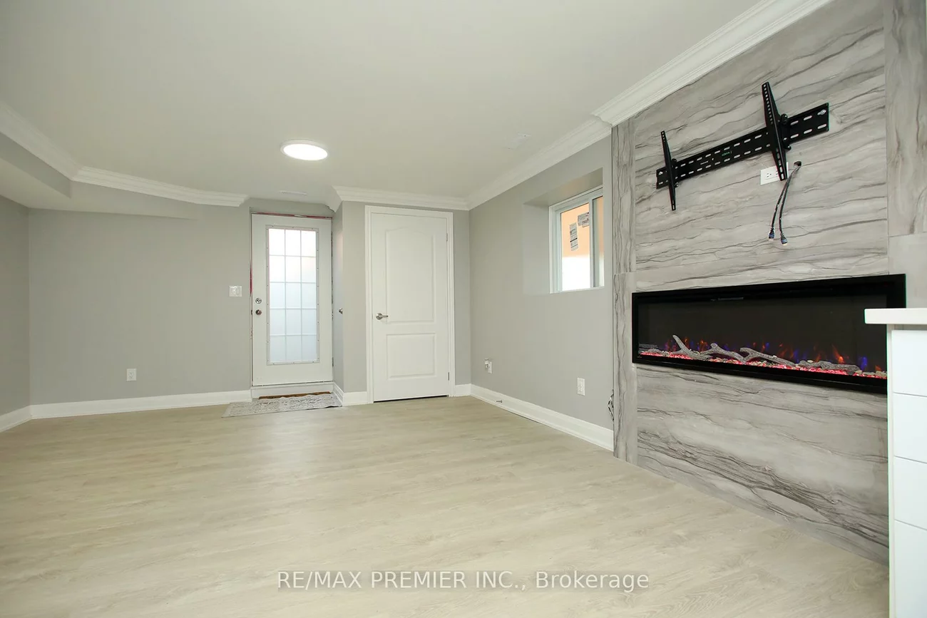 43, Leaden Hall, Queensville, East Gwillimbury