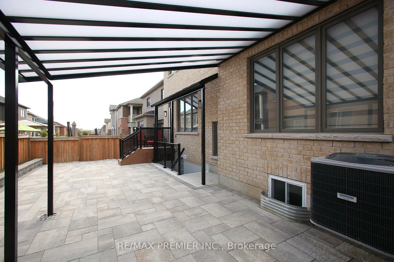 43, Leaden Hall, Queensville, East Gwillimbury