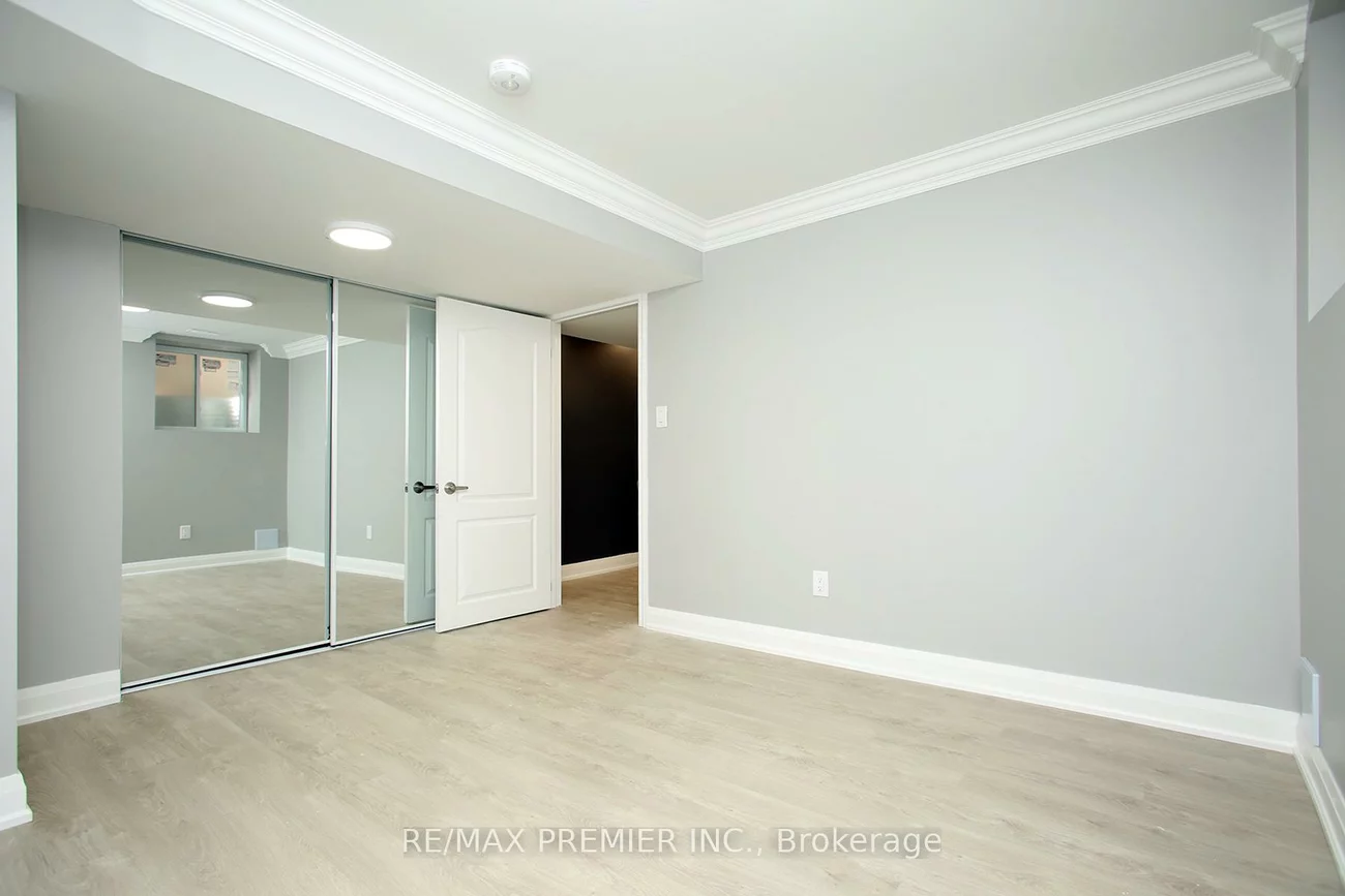 43, Leaden Hall, Queensville, East Gwillimbury