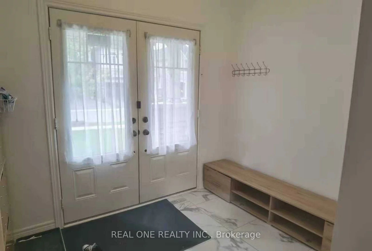 24, Foxberry, Sharon, East Gwillimbury