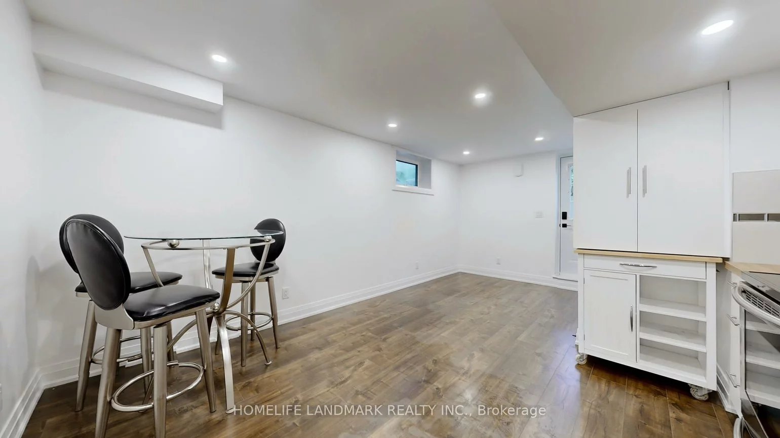 1661, Mount Albert, Sharon, East Gwillimbury