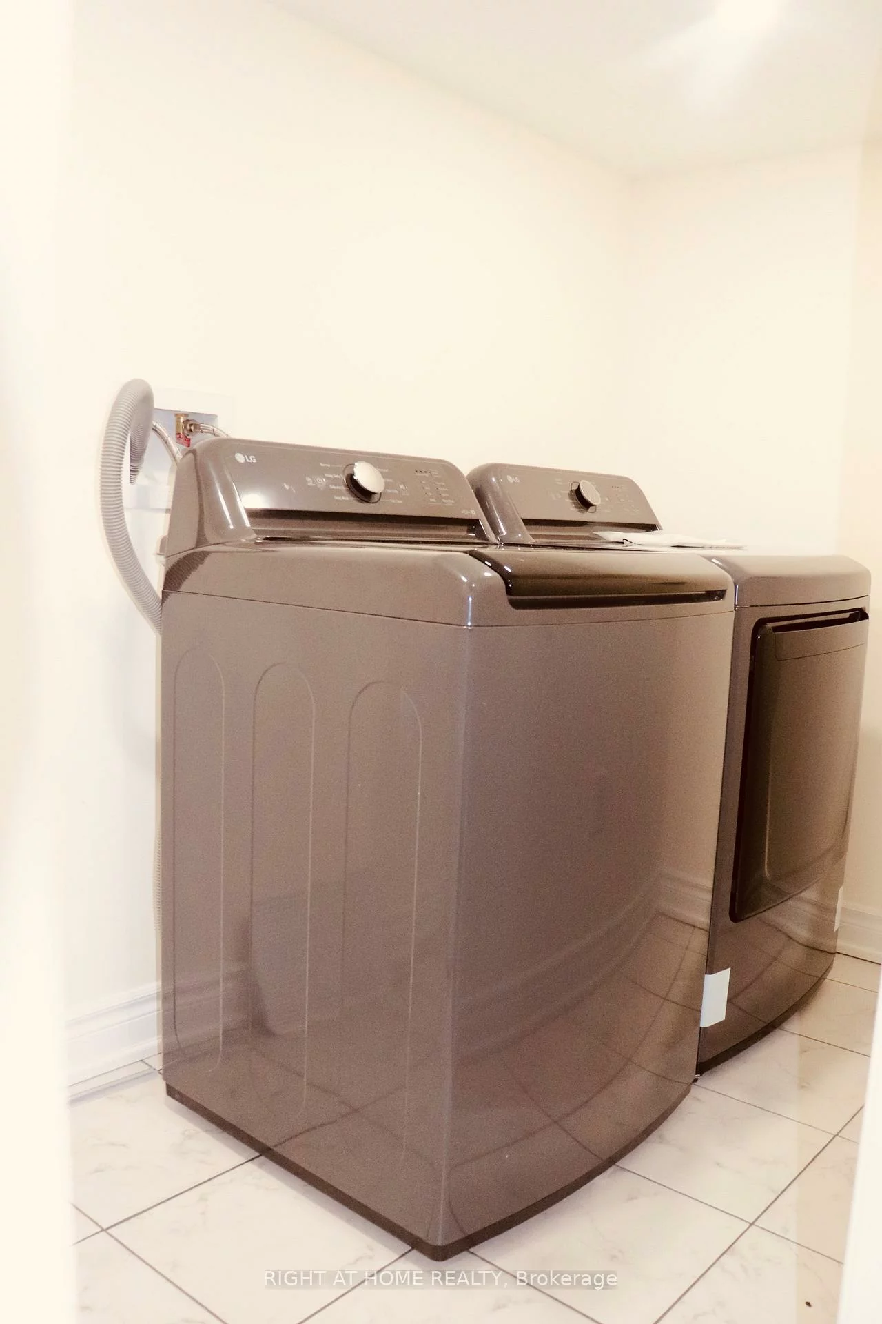 335, Silk Twist, Holland Landing, East Gwillimbury