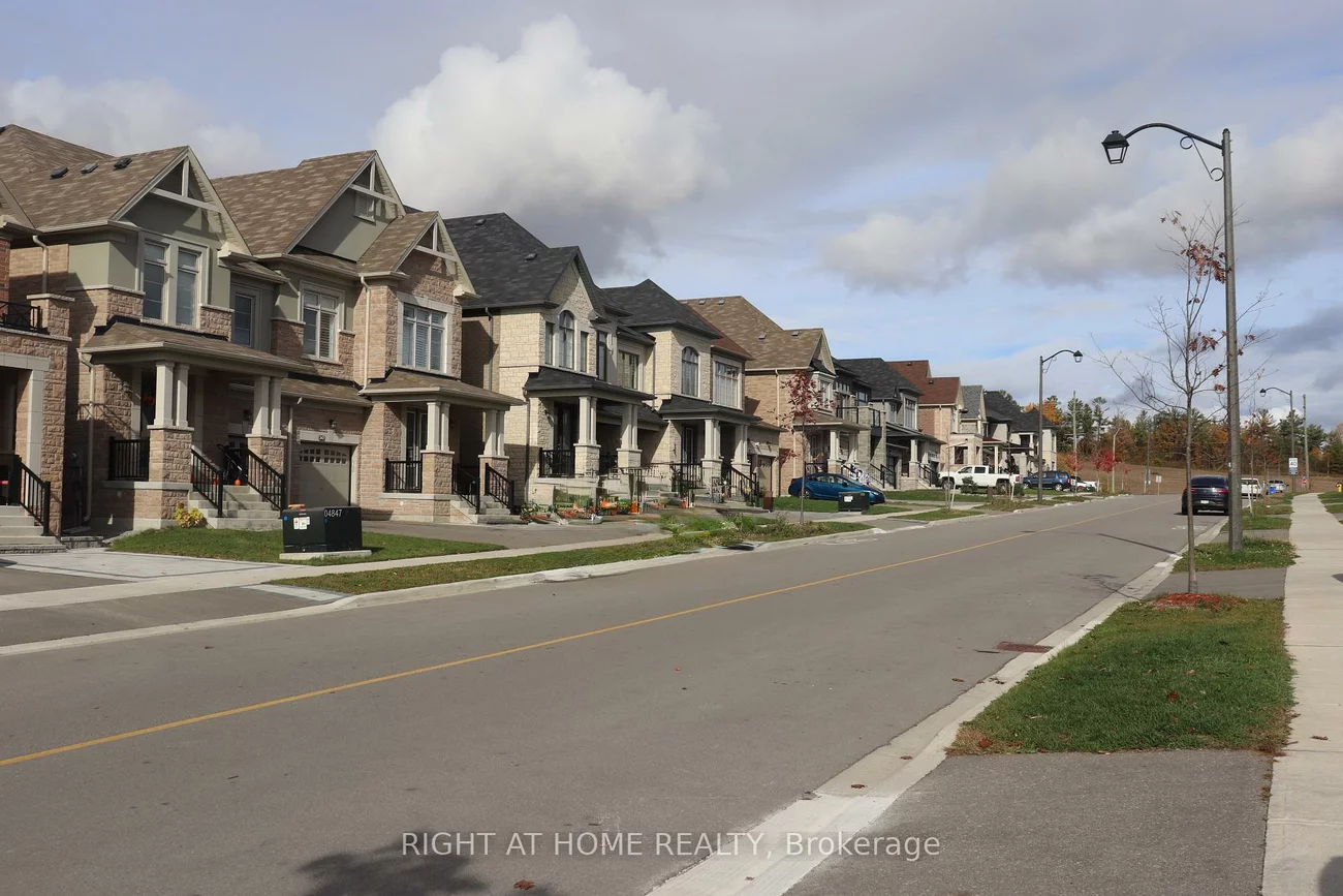 335, Silk Twist, Holland Landing, East Gwillimbury