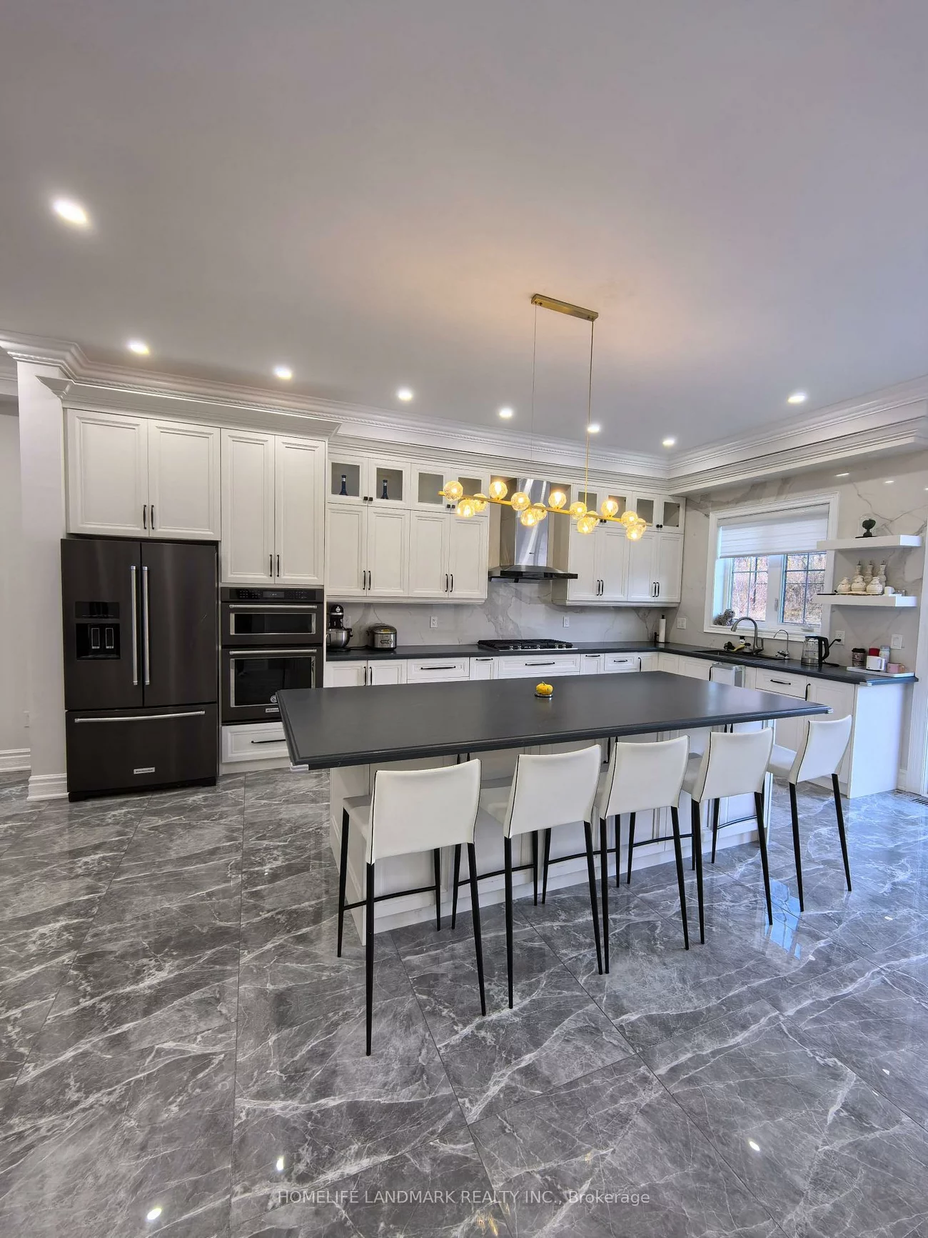 34, Manor Hampton, Sharon, East Gwillimbury