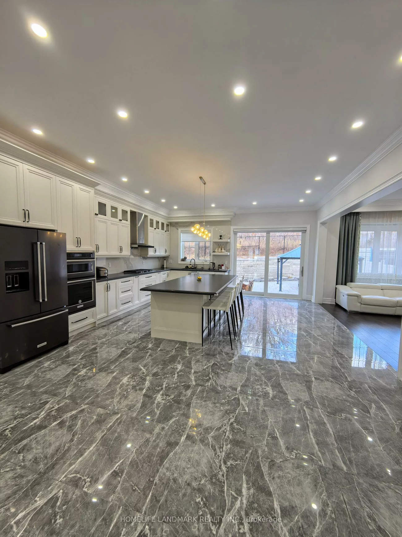 34, Manor Hampton, Sharon, East Gwillimbury