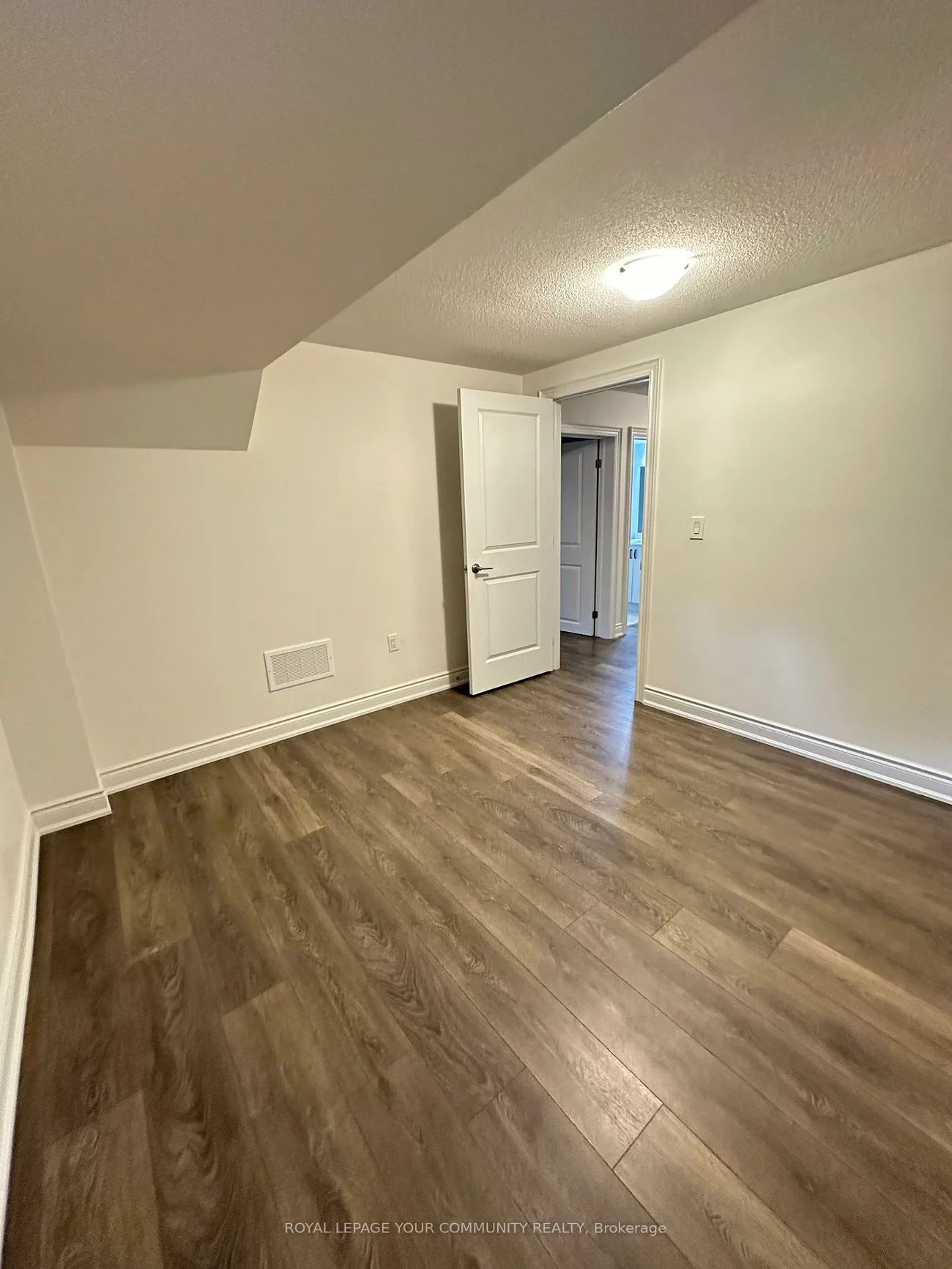 77, TERRAIN CRT, Holland Landing, East Gwillimbury