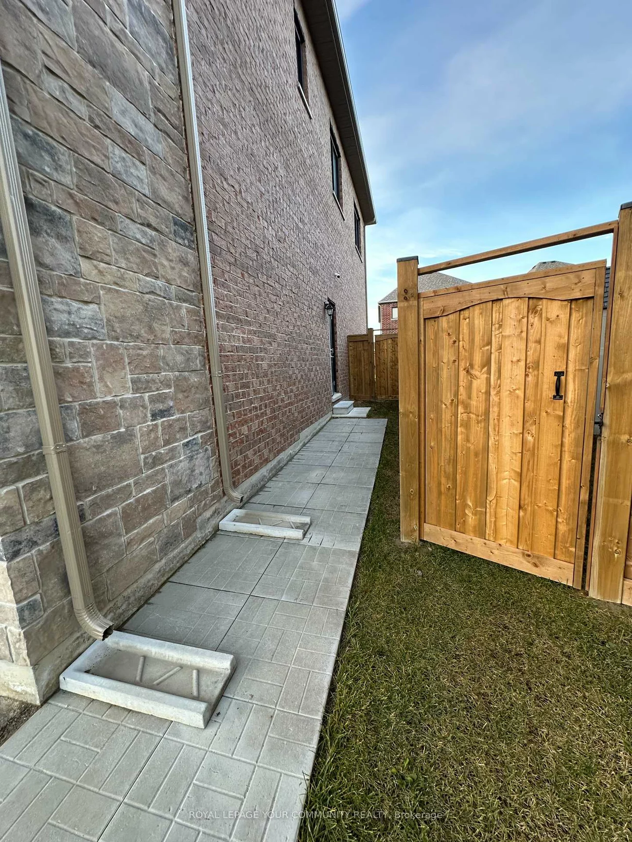 77, TERRAIN CRT, Holland Landing, East Gwillimbury