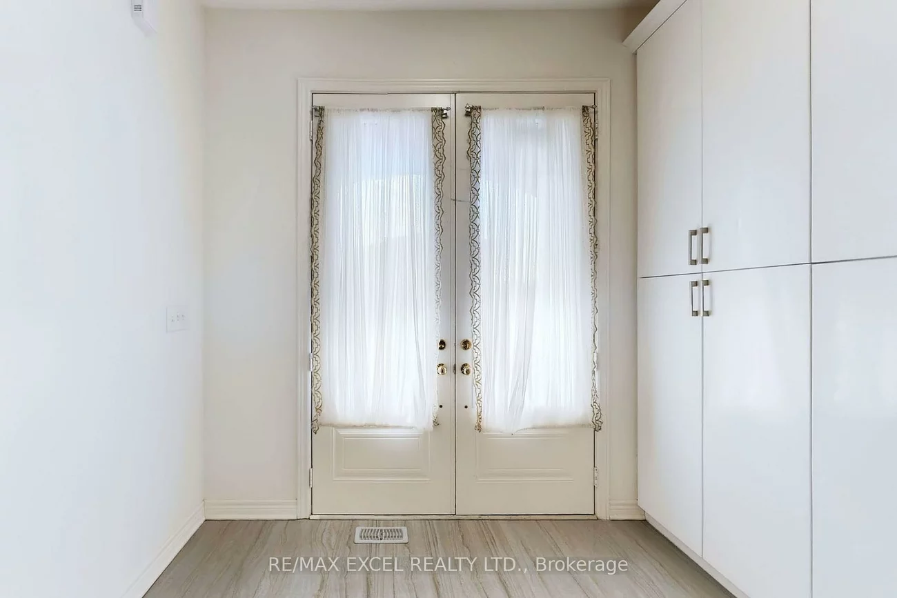 6, Kavanagh, Sharon, East Gwillimbury