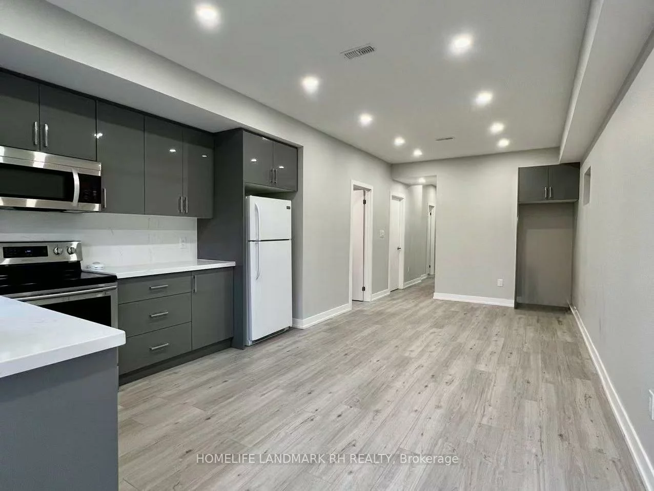 25, Clara May, Sharon, East Gwillimbury