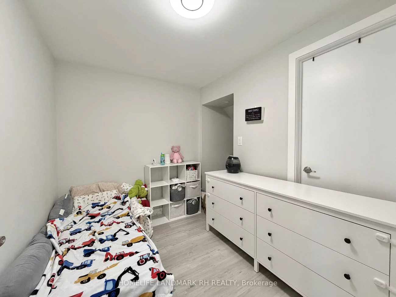 25, Clara May, Sharon, East Gwillimbury