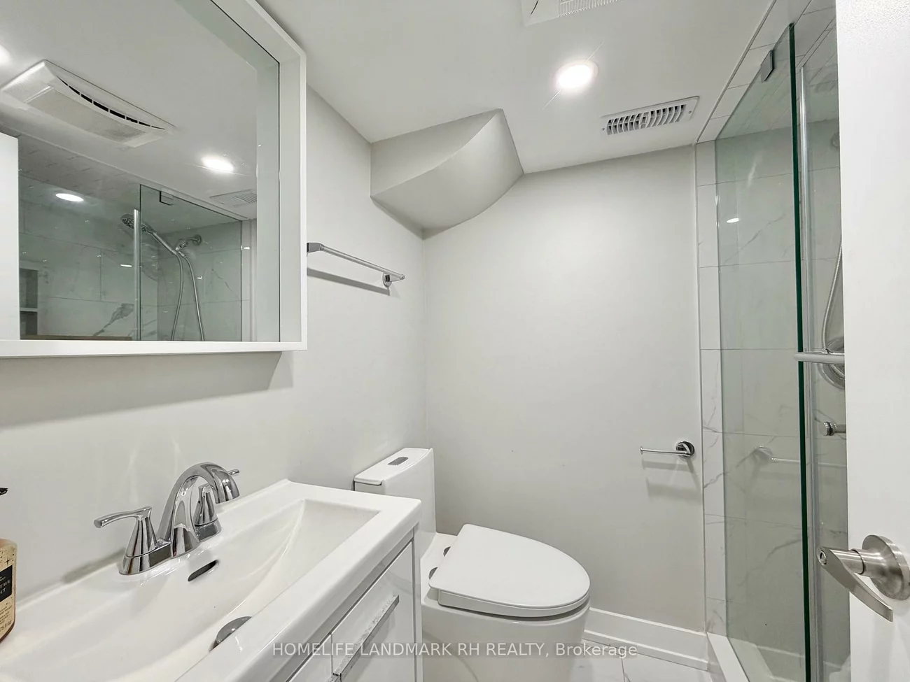 25, Clara May, Sharon, East Gwillimbury