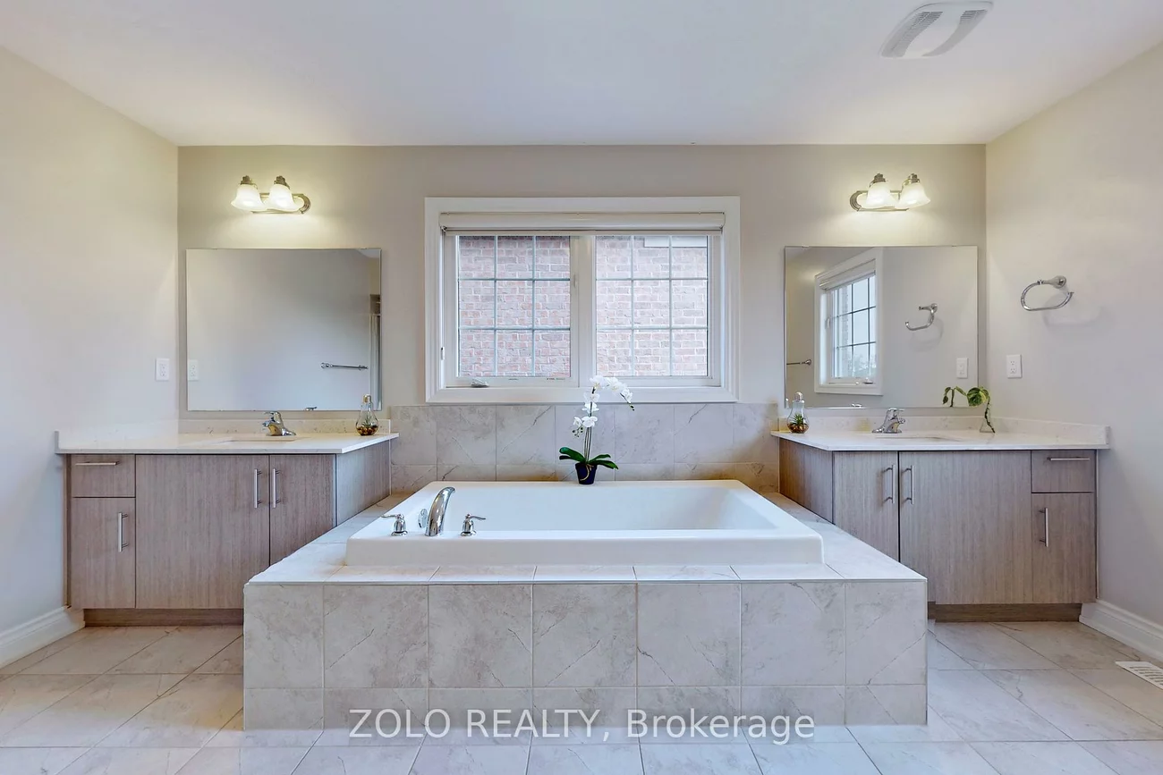 86, Briarfield, Sharon, East Gwillimbury