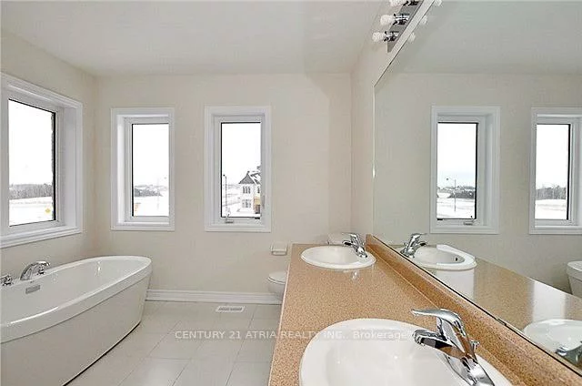 4, Applegate, Sharon, East Gwillimbury